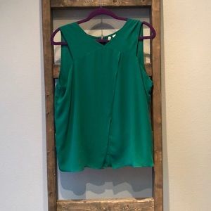 Women’s sleeveless kelly green blouse